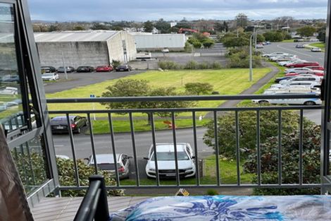 Photo of property in 3e/10 Crown Lynn Place, New Lynn, Auckland, 0600