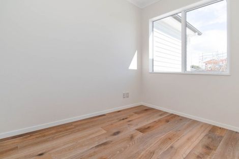 Photo of property in 8 Franheim Crescent, Orewa, 0931