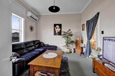 Photo of property in 22 Milmoe Street, Hawera, 4610