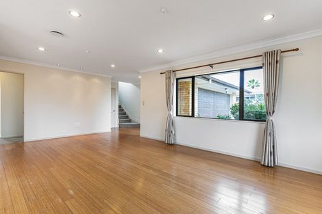 Photo of property in 114a Ti Rakau Drive, Pakuranga, Auckland, 2010