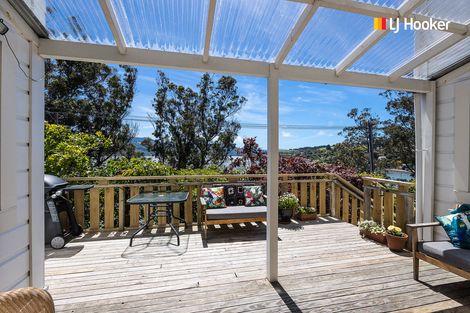 Photo of property in 33 Marine Parade, Macandrew Bay, Dunedin, 9014