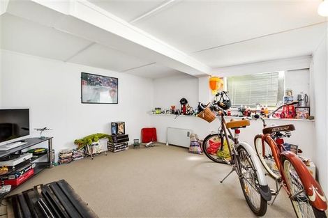 Photo of property in 13 Graham Avenue, Te Atatu Peninsula, Auckland, 0610