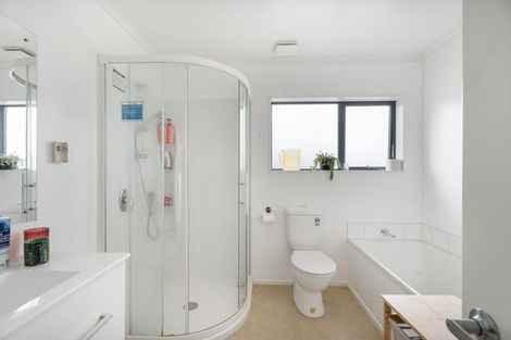 Photo of property in 77 Grenada Drive, Grenada Village, Wellington, 6037