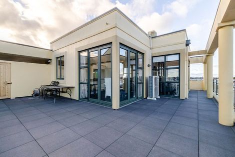 Photo of property in 3/6p Queen Street, Palmerston North, 4410