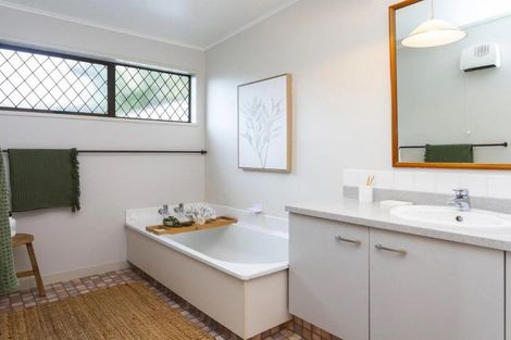 Photo of property in 1/17 Moncks Spur Road, Redcliffs, Christchurch, 8081