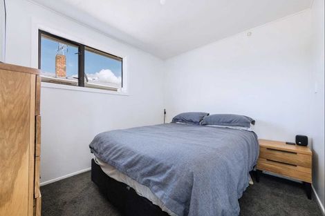 Photo of property in 16 Roberts Road, Te Atatu South, Auckland, 0610