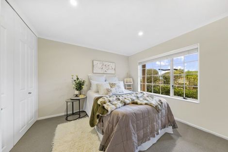 Photo of property in 12 San Jose Rise, Shamrock Park, Auckland, 2016