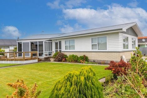 Photo of property in 4 Upham Crescent, Taradale, Napier, 4112