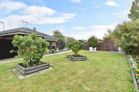 Photo of property in 18 Harrall Place, Kaiapoi, 7630