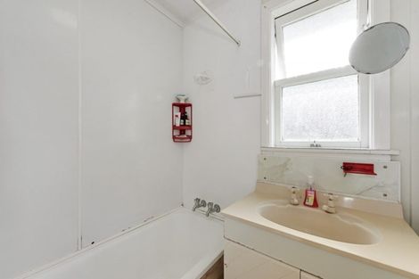 Photo of property in 16 Verel Street, Fairfield, Hamilton, 3214