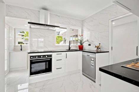 Photo of property in 11 Tonkin Drive, Sunnynook, Auckland, 0620