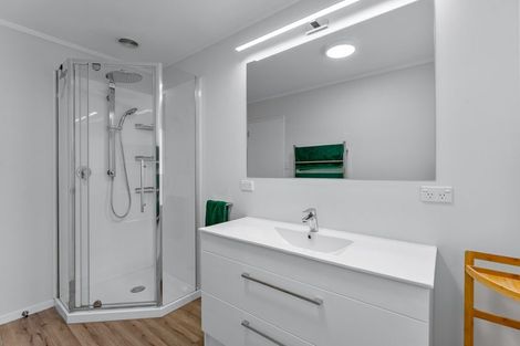 Photo of property in 1/14 Sunward Rise, Glenfield, Auckland, 0629