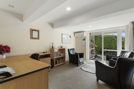 Photo of property in 6a Pupuke Road, Hillcrest, Auckland, 0627