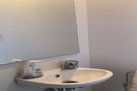 Photo of property in 4/49 Henderson Valley Road, Henderson, Auckland, 0612