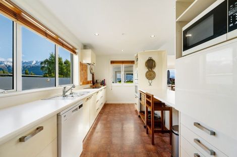 Photo of property in 302 Beacon Point Road, Wanaka, 9305
