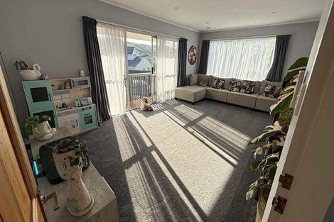 Photo of property in 31 Abilene Crescent, Churton Park, Wellington, 6037