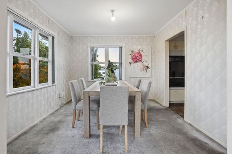 Photo of property in 16 Sylvan Crescent, Te Atatu South, Auckland, 0610