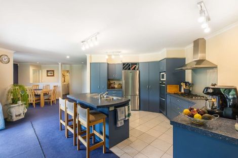 Photo of property in 12 Gleaming Place, Waiuku, 2123