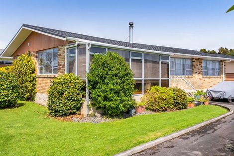 Photo of property in 40 Nevada Drive, Merrilands, New Plymouth, 4312