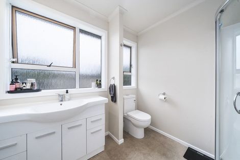 Photo of property in 2 Hadfield Place, Paraparaumu Beach, Paraparaumu, 5032