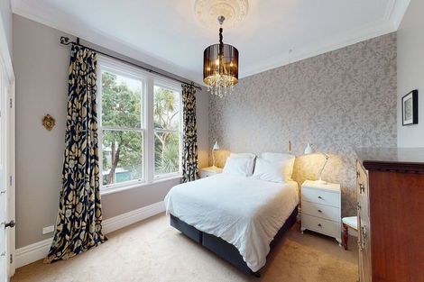 Photo of property in 37 Grove Road, Kelburn, Wellington, 6012