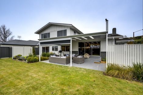 Photo of property in 9 Lowther Place, Taradale, Napier, 4112