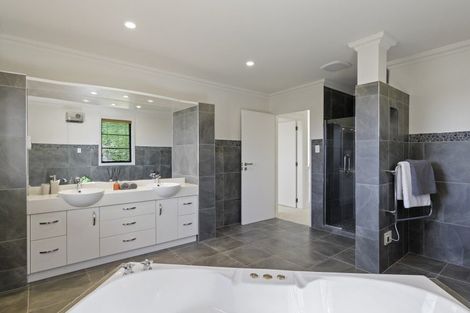 Photo of property in 70 Belleview Terrace, Mount Pleasant, Christchurch, 8081