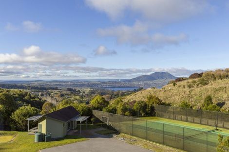 Photo of property in 5 Grandview Lane, Acacia Bay, 3385