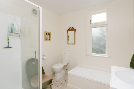 Photo of property in 2 Seddon Street, Carterton, 5713