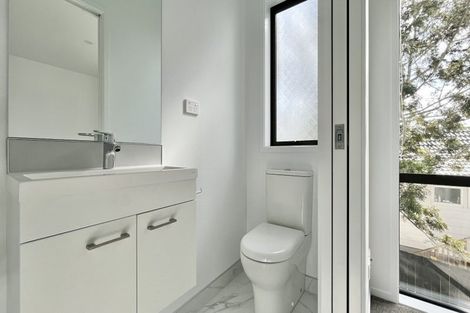 Photo of property in 3/3 Fairdale Place, Birkdale, Auckland, 0626