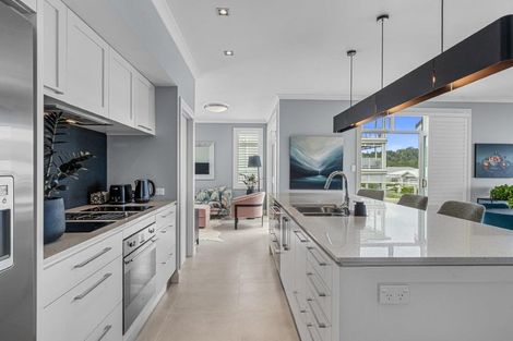 Photo of property in 25 Panorama Heights, Orewa, 0931