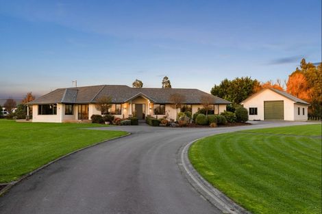 Photo of property in 44 Tutakarae Road, Kelvin Grove, Palmerston North, 4470