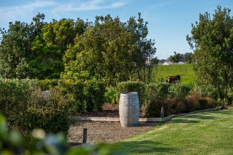 Photo of property in 111 Wharf Road, Clarks Beach, Pukekohe, 2679