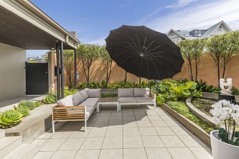 Photo of property in Highwic, 32u1 Hobson Street, Thorndon, Wellington, 6011