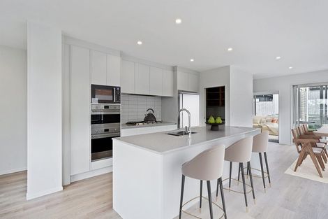 Photo of property in 77 Pepene Avenue, Takanini, Auckland, 2112