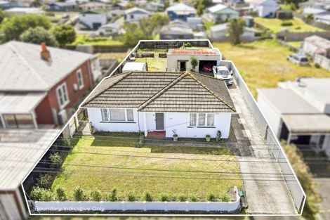 Photo of property in 25 Ruapehu Street, Castlecliff, Whanganui, 4501