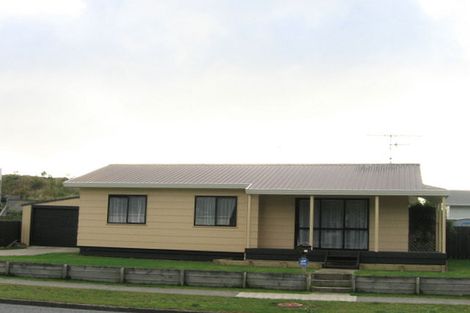 Photo of property in 83 Queens Road, Waikanae Beach, Waikanae, 5036