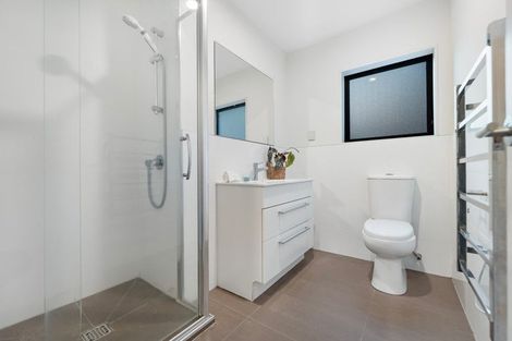 Photo of property in 2 Greville Road, Pinehill, Auckland, 0630