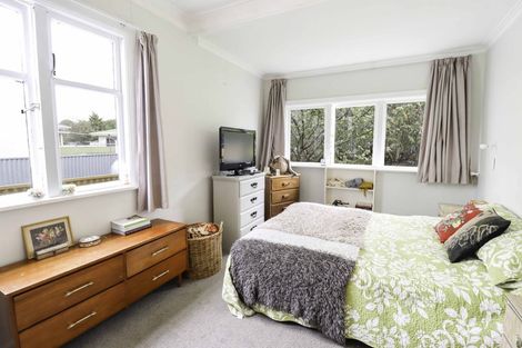 Photo of property in 33 Rewa Street, Takaro, Palmerston North, 4412