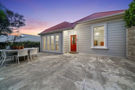 Photo of property in 5 Farm Road, Northland, Wellington, 6012