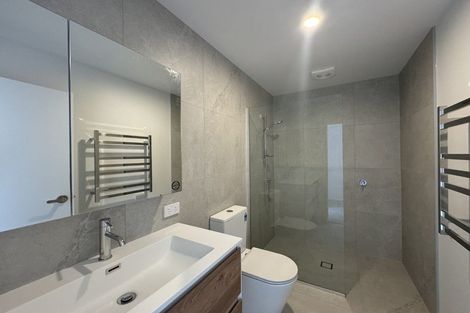 Photo of property in 5/39 Archers Road, Hillcrest, Auckland, 0629