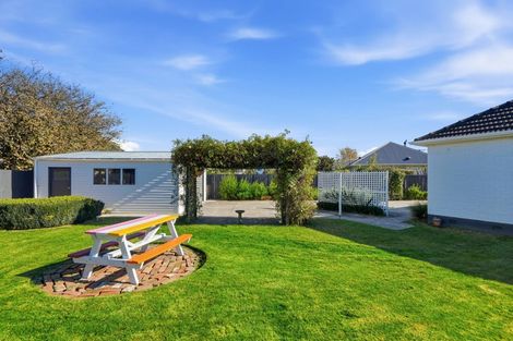 Photo of property in 6 Paddington Street, Northcote, Christchurch, 8052