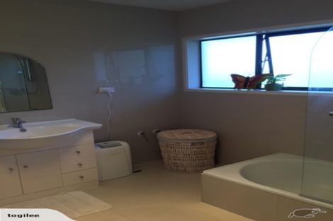 Photo of property in 2/94 Glamorgan Drive, Torbay, Auckland, 0630