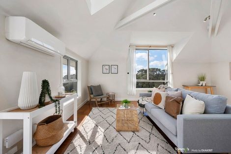 Photo of property in 1/26 Orangi Kaupapa Road, Northland, Wellington, 6012