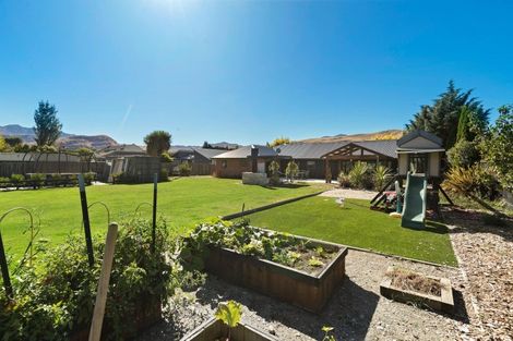 Photo of property in 13 Poolburn Court, Lake Hayes, Queenstown, 9304