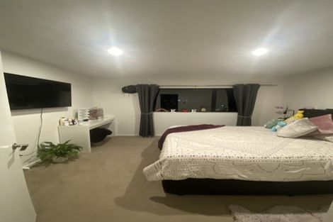 Photo of property in 7 Korama Lane, New Lynn, Auckland, 0600