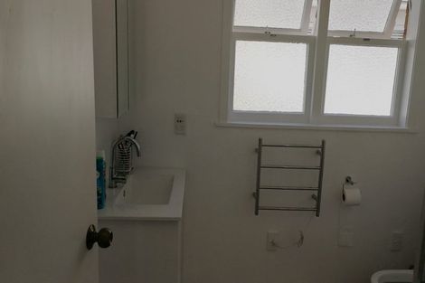 Photo of property in 10 Graham Avenue, Te Atatu Peninsula, Auckland, 0610