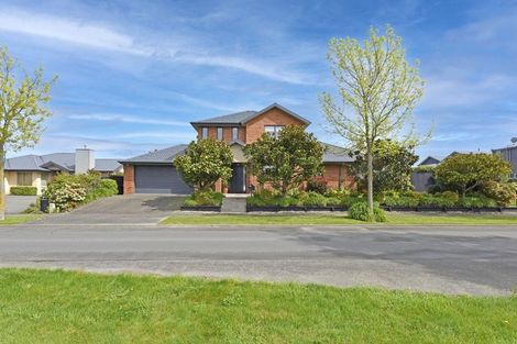 Photo of property in 37 Mcmahon Drive, Aidanfield, Christchurch, 8025