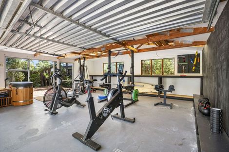 Photo of property in 41 Te Ahuahu Road, Piha, New Lynn, 0772