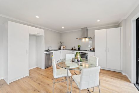 Photo of property in 66 Papatupu Way, Kumeu, 0810